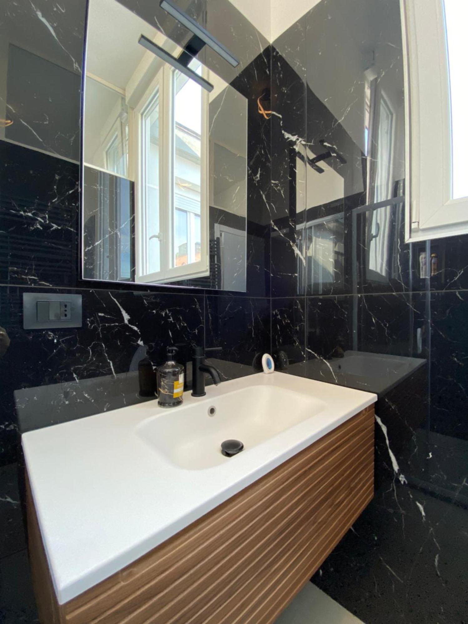 Modern 3 Bedrooms Apartment Mailand