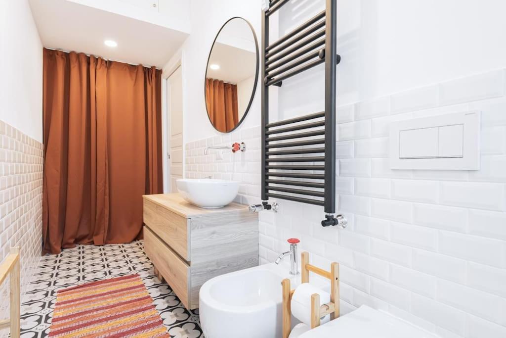 Easylife - With Balcony Near Navigli * Milão