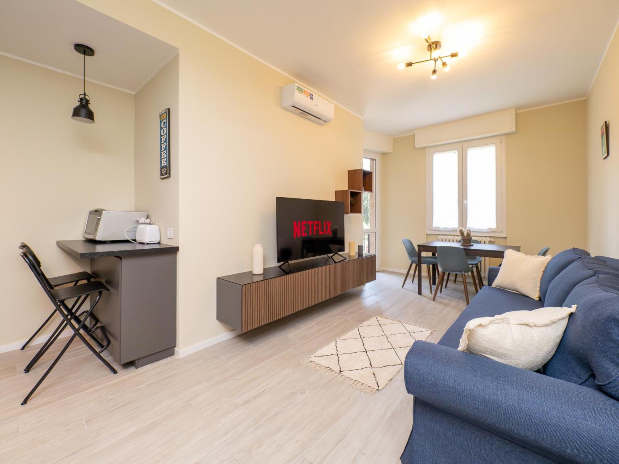 Apartment Modern 2br With Private Balcony, Steps To Metro