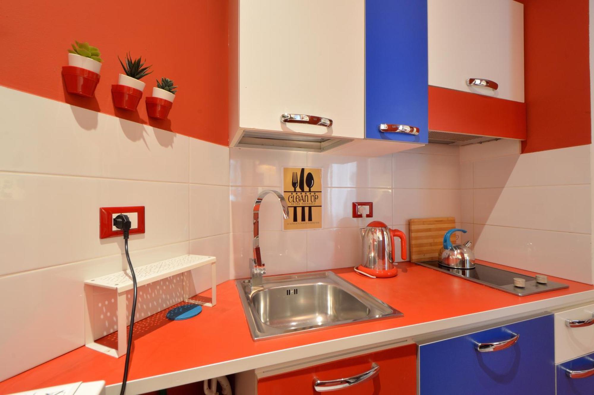 Bellissimo Mini Deluxe Di Design E A Tema Inghiterra - Potente Wi-fi Ottimo Il Collegamento Con Aeroporto Di Malpensa E Rho Fiera, Vicino A 3 Linee Metropolitane Apartment