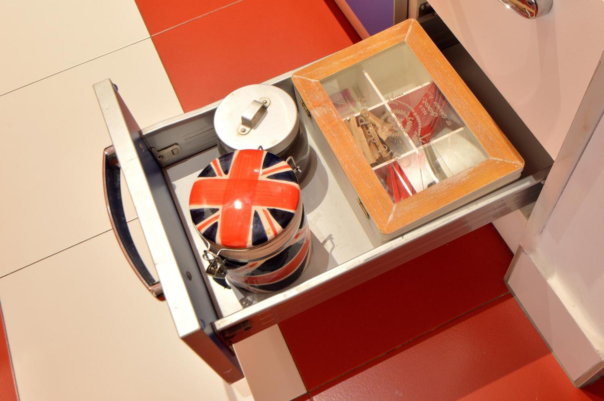 Apartment Bellissimo Mini Deluxe Di Design E A Tema Inghiterra - Potente Wi-fi Ottimo Il Collegamento Con Aeroporto Di Malpensa E Rho Fiera, Vicino A 3 Linee Metropolitane *
