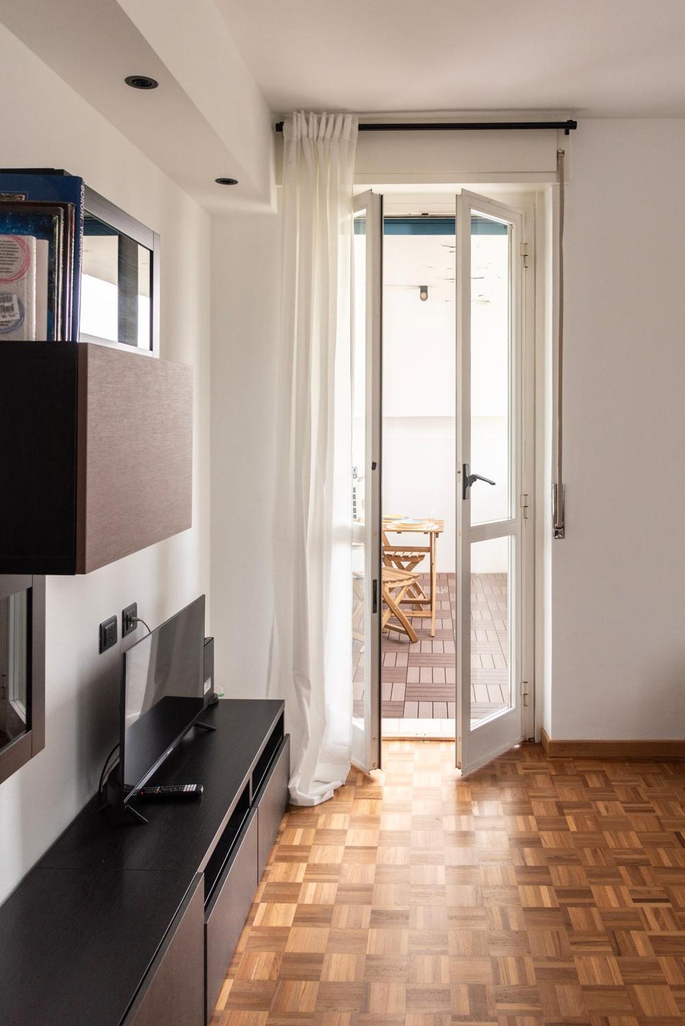 Youhosty- Terragni 31 Mailand