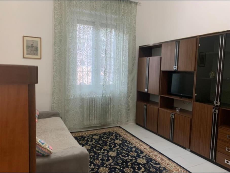 One Bedroom Near San Siro In Apartment Mailand