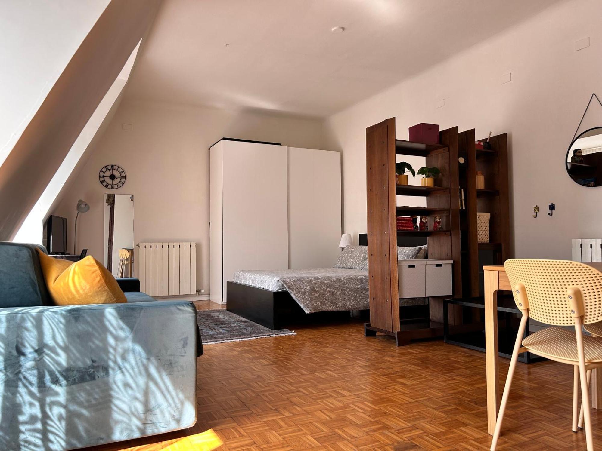 Apartment Easy Isola, For An Easy