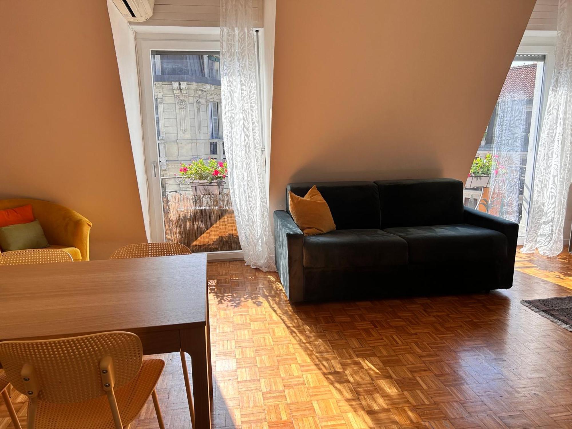 Apartment Easy Isola, For An Easy