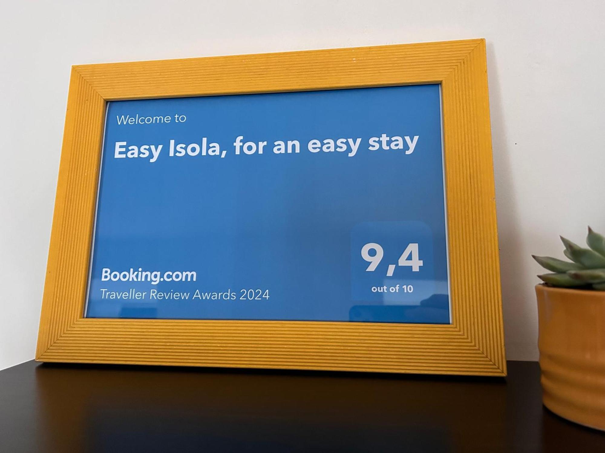 Easy Isola, For An Easy Apartment