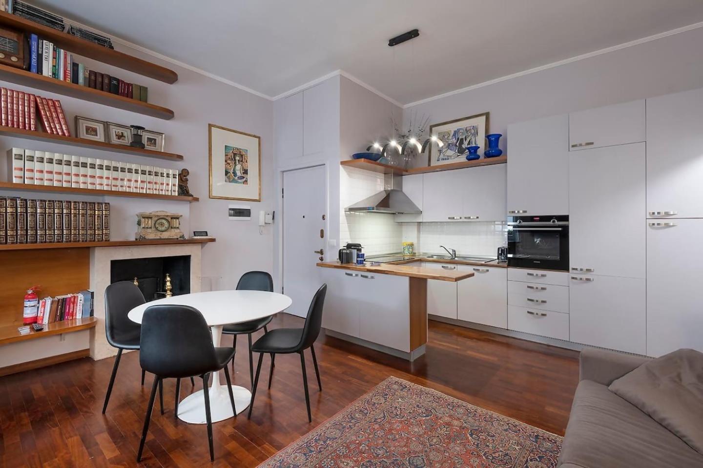 Elegance At Apartment *