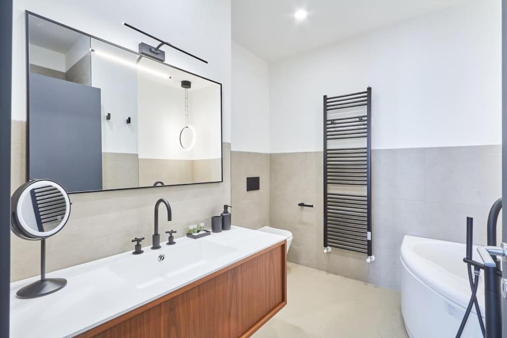 Apartment Easylife - Luxury Design With Jacuzzi *
