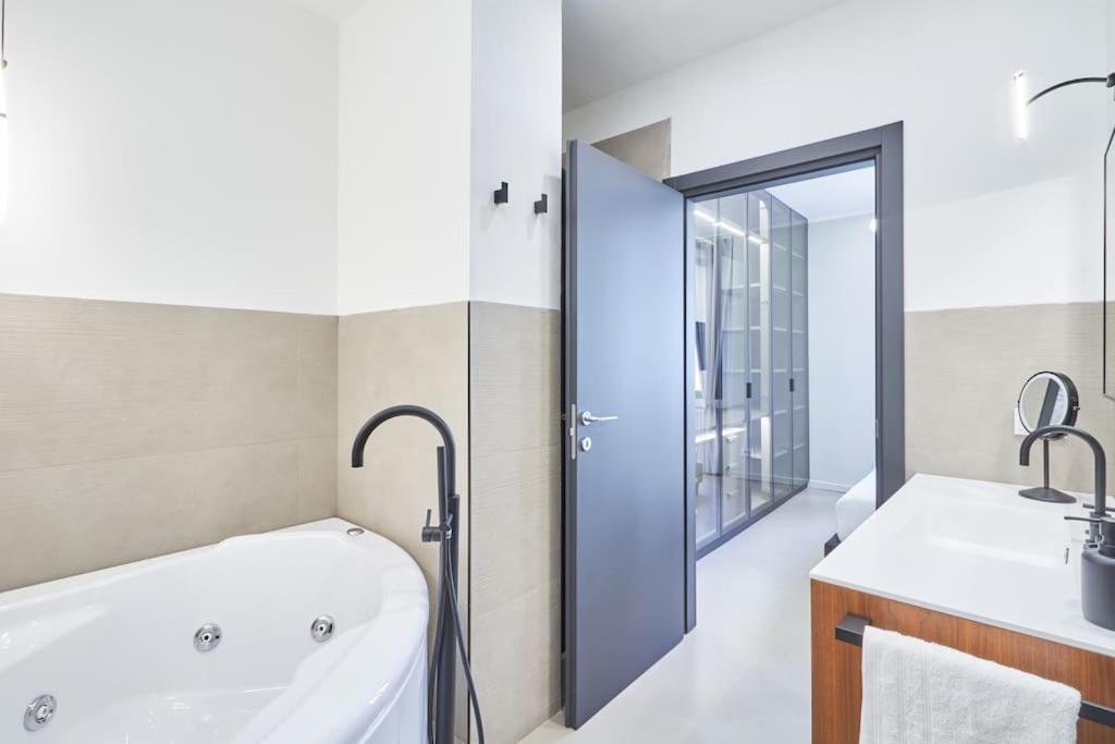 Easylife - Luxury Design With Jacuzzi *