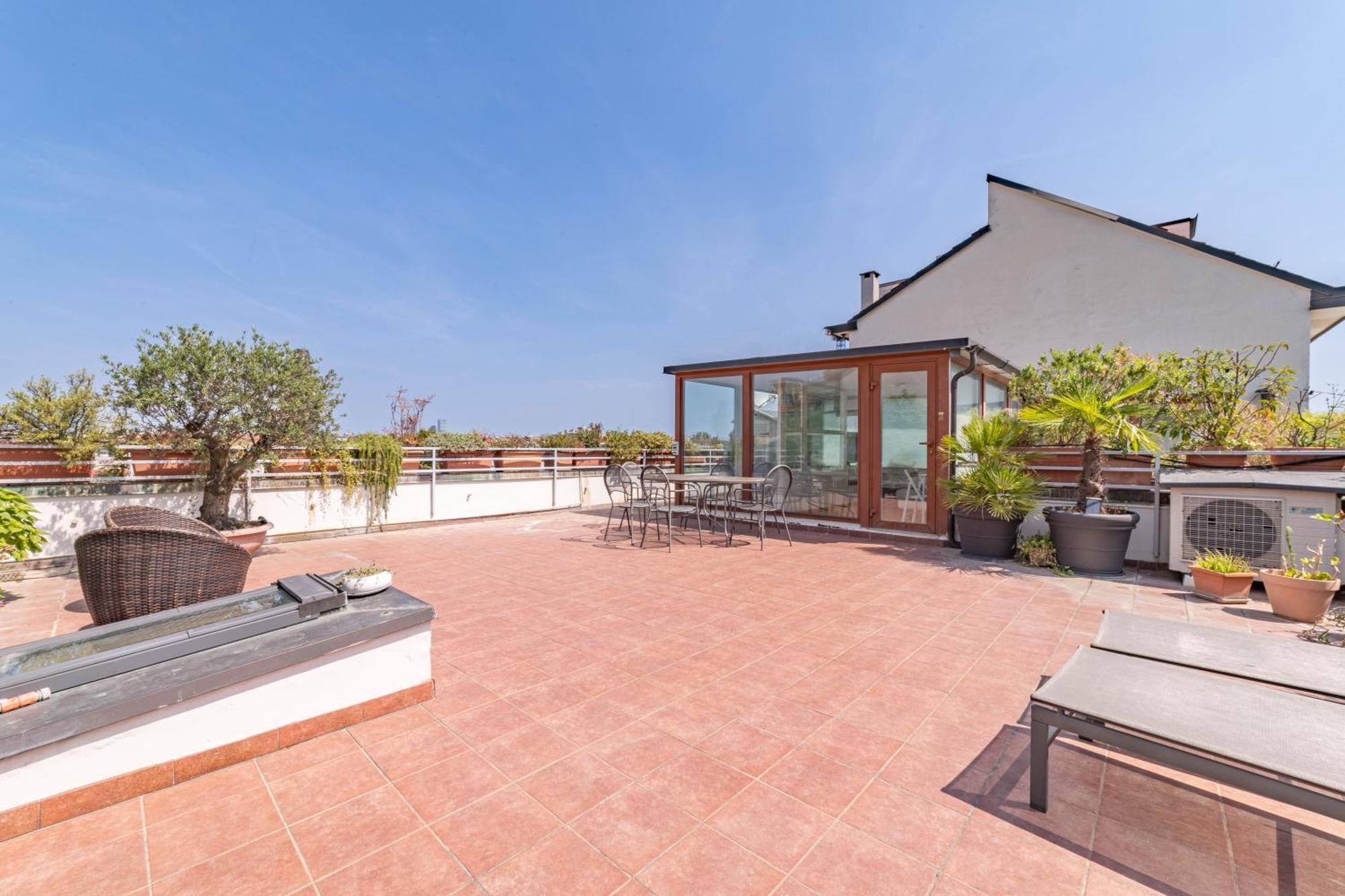 Apartamento 10' Navigli, Penthouse With Panoramic View *