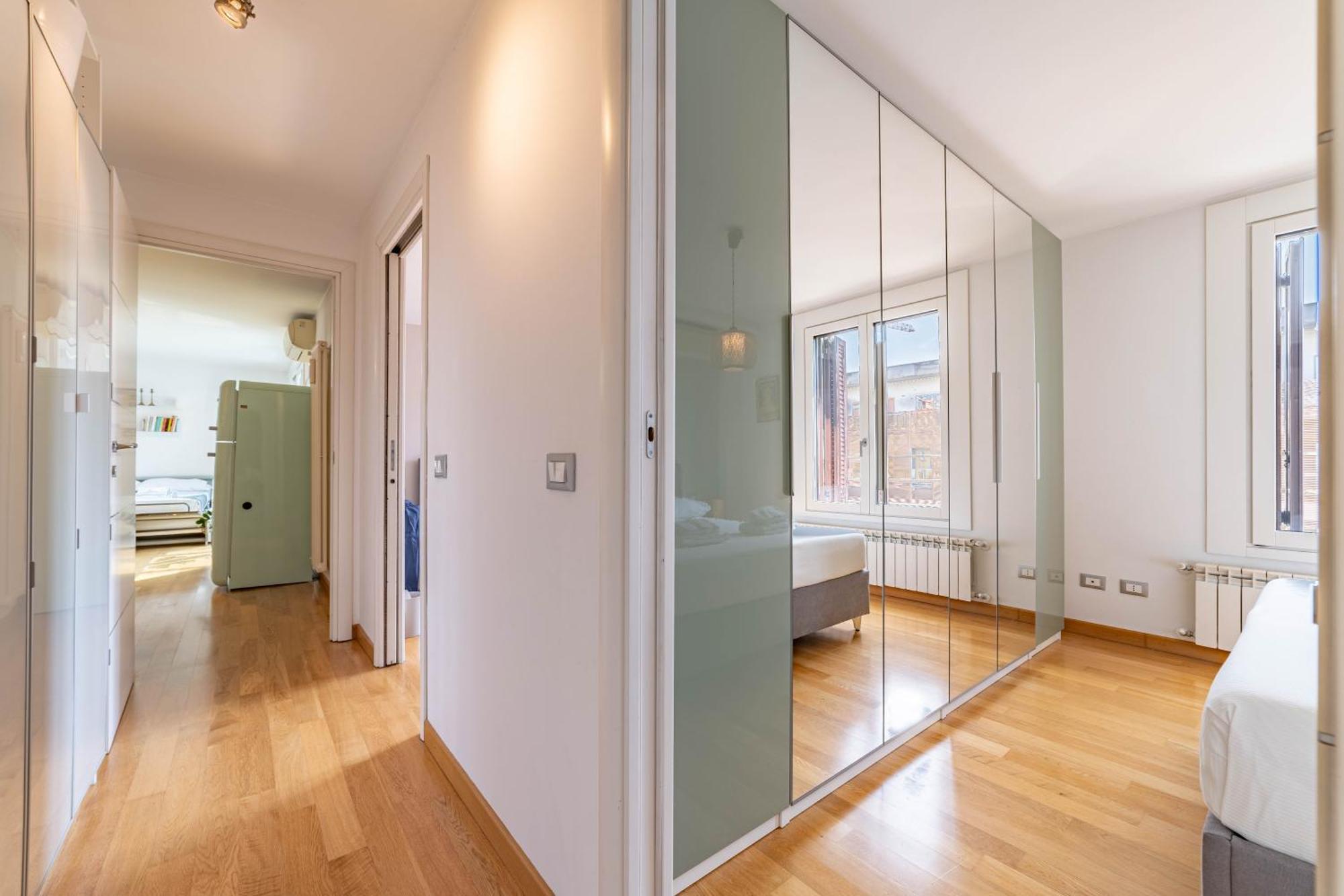 10' Navigli, Penthouse With Panoramic View Apartamento Milão