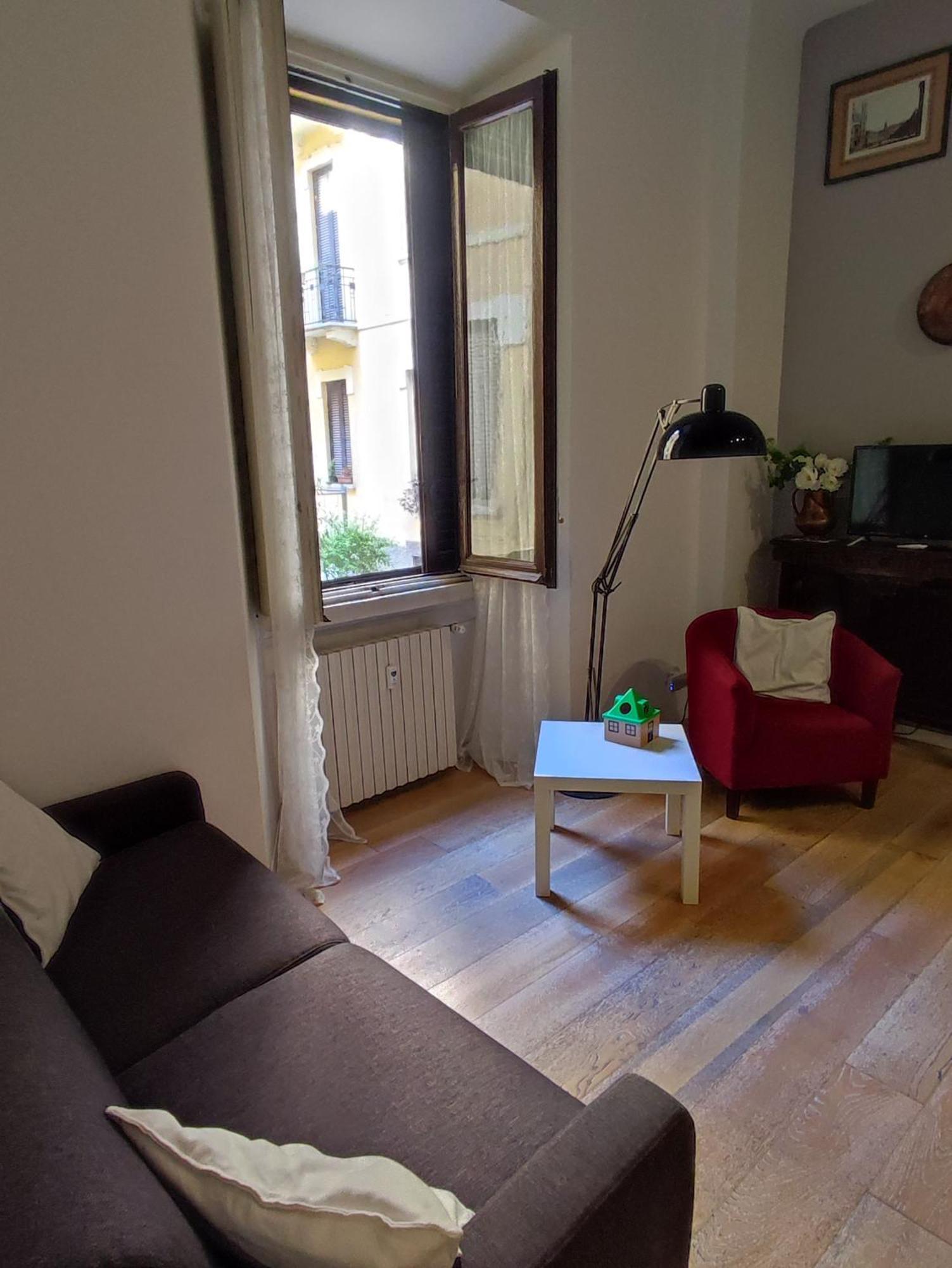 Maria Homes -vitruvio 42 * Milan