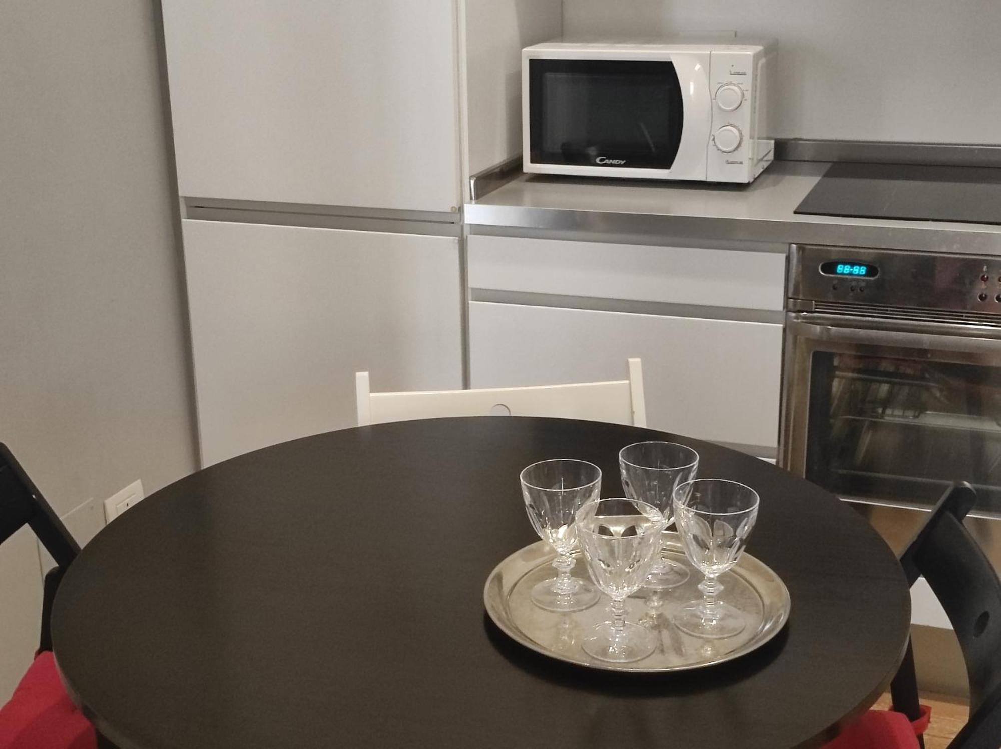 Maria Homes -vitruvio 42 * Milan