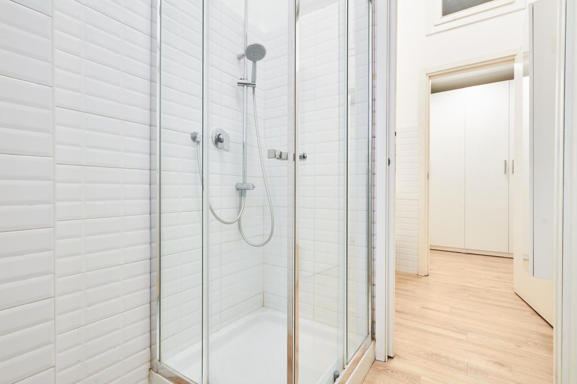 Spacious Flat Close To Fondazione Prada & Metro Apartment *