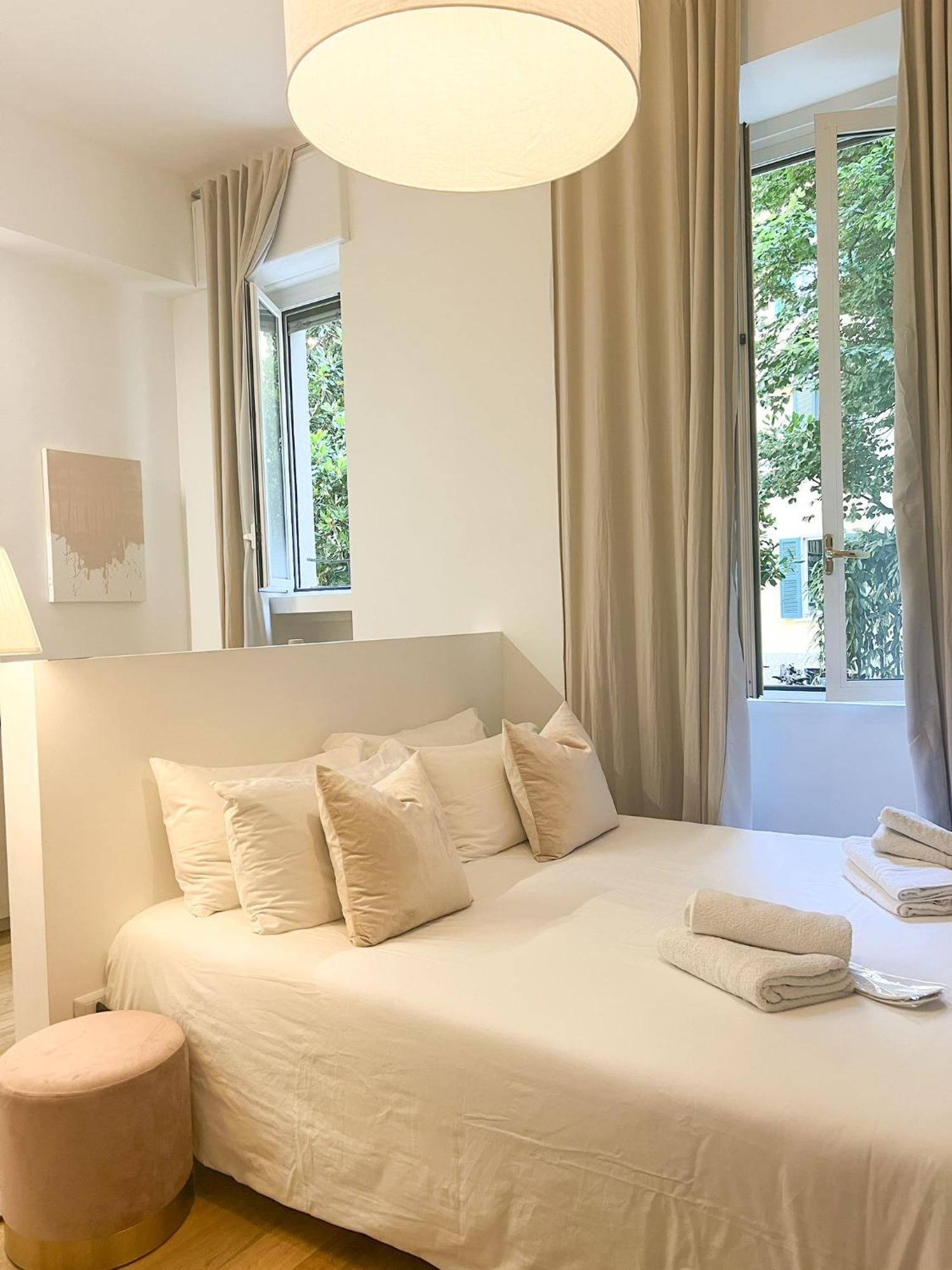 Divini Gae Aulenti Apartment