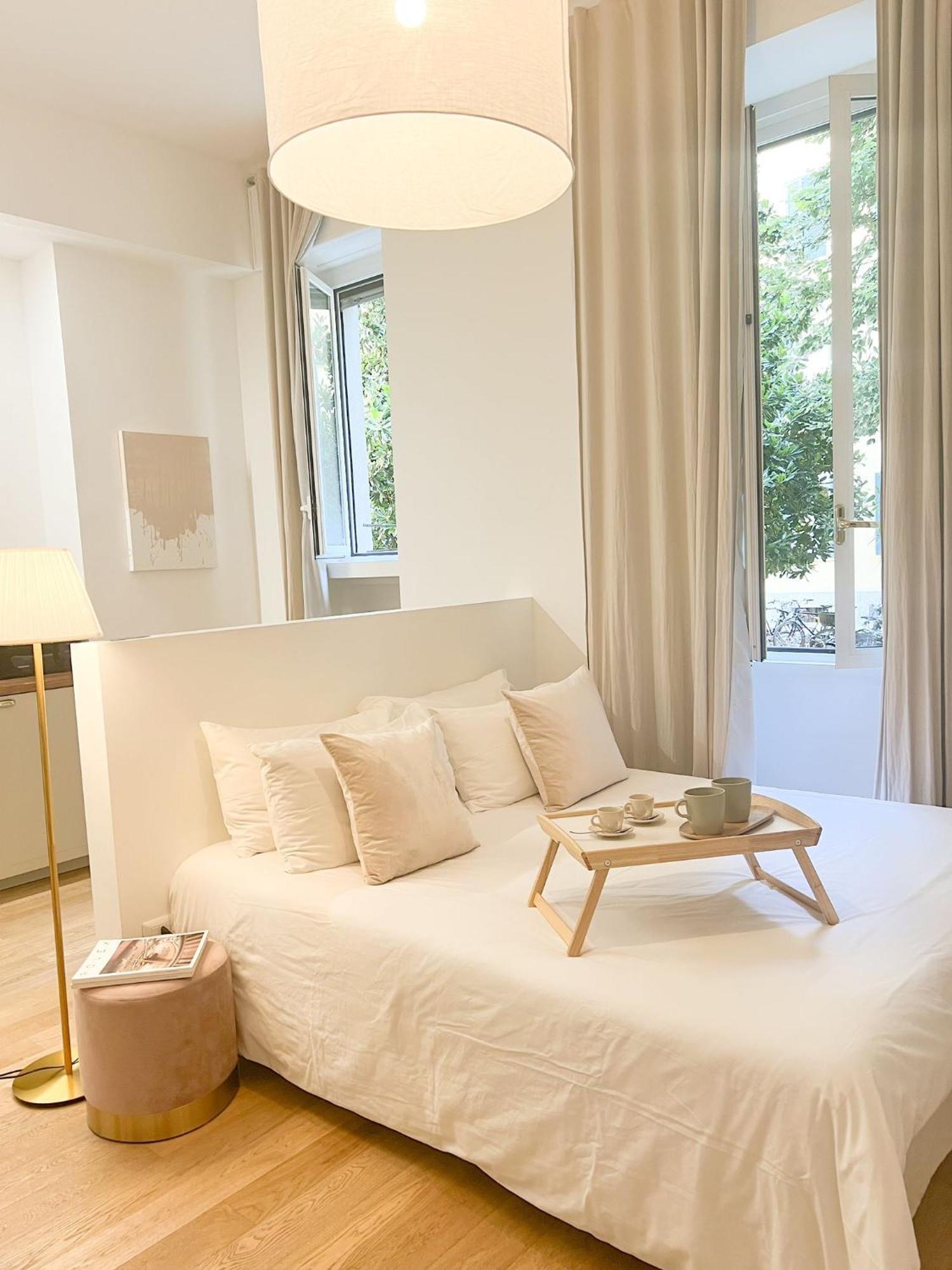 Divini Gae Aulenti Apartment *