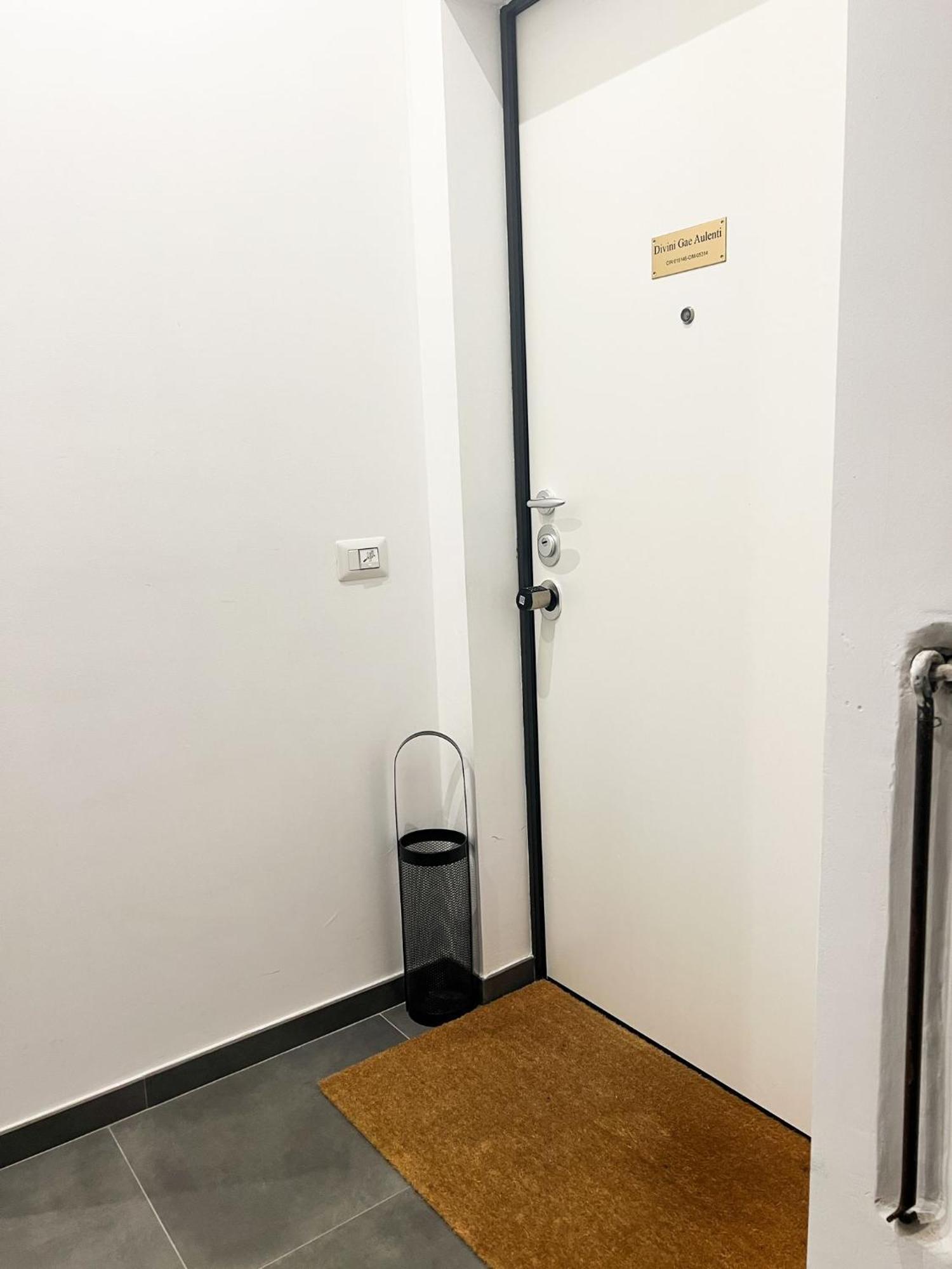 Divini Gae Aulenti Apartment *