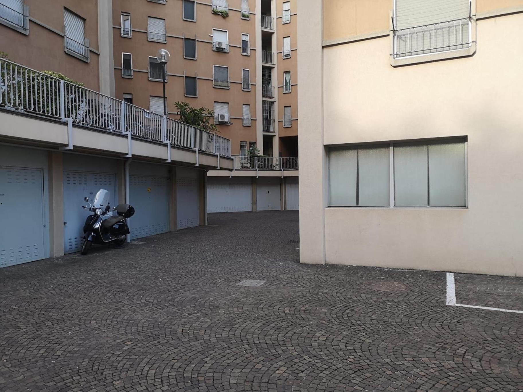 Cadolini - Secured Parking! - Duomo In 20 Min - Quiteness And Garden Apartment *
