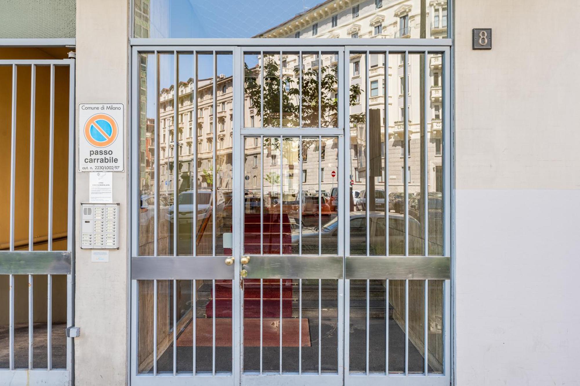 Binario Verticale Apartment Milan