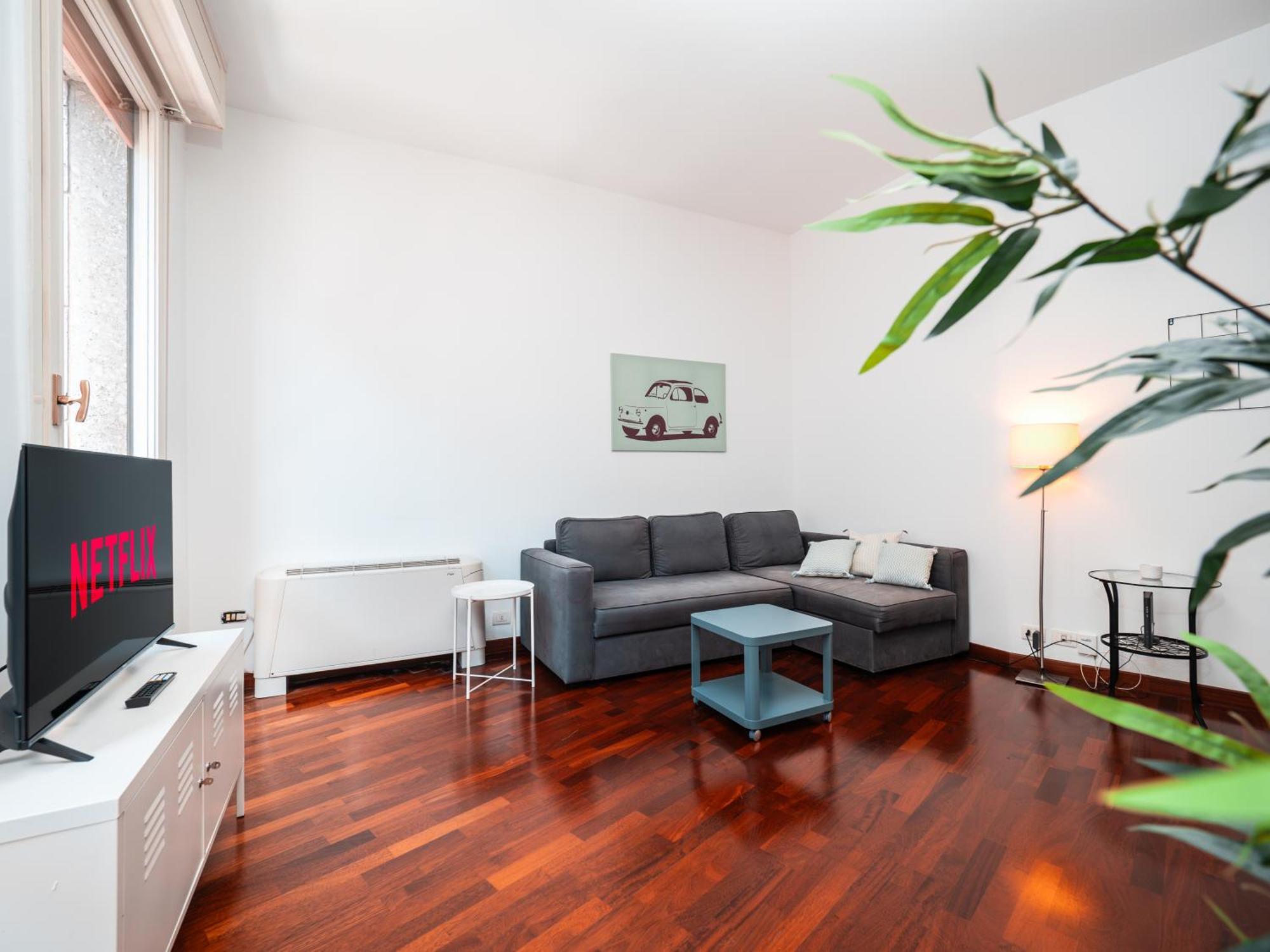 Keys Of Italy - Piazza Vetra Roomy Apartment *