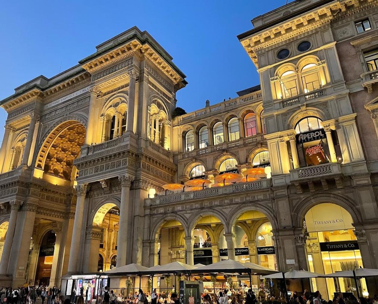 Disciplini A 5 Min Dal Duomo Apartamento Milão