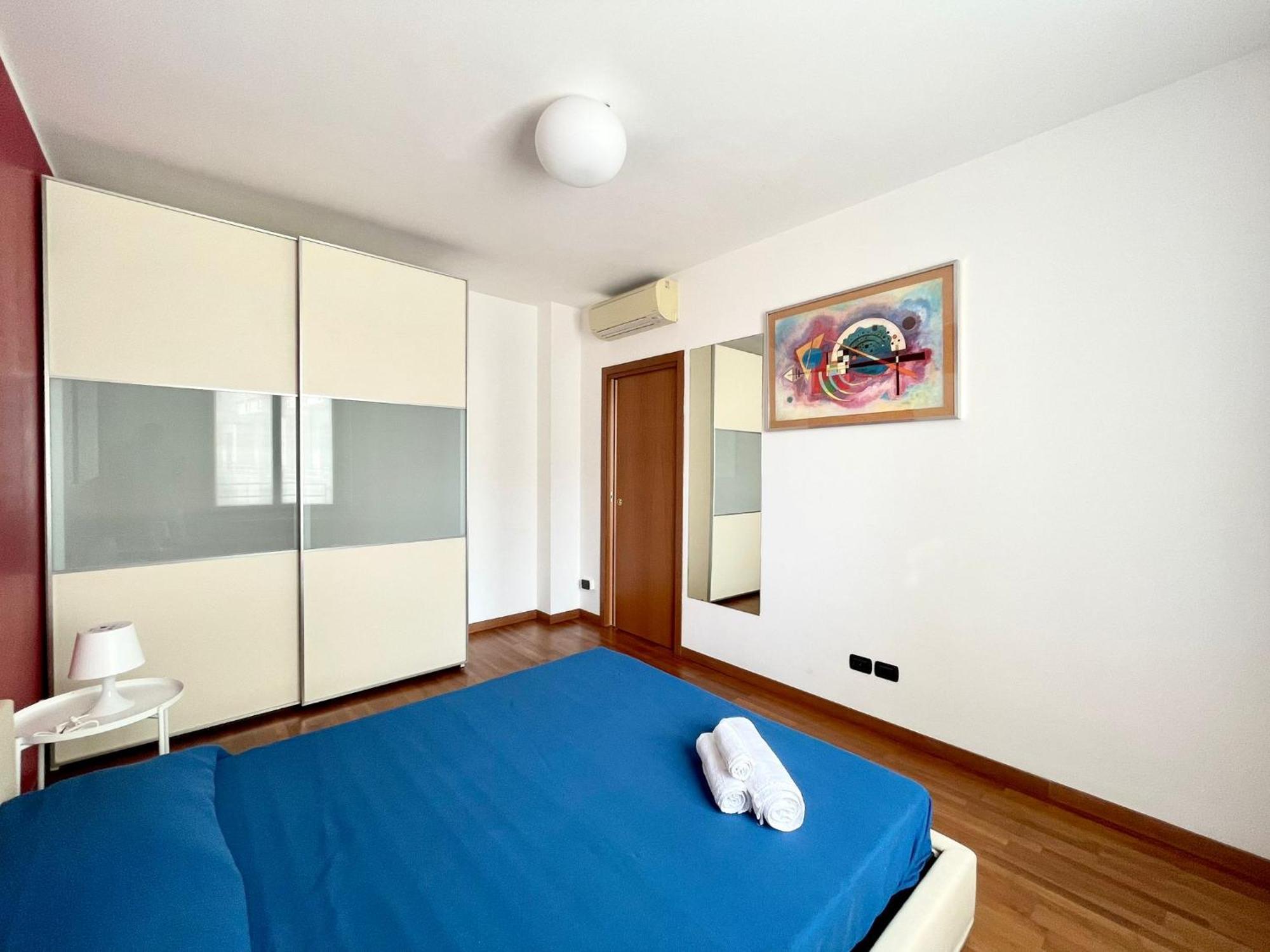 Santa Giulia Terrace - 15 Mins Center Apartment *