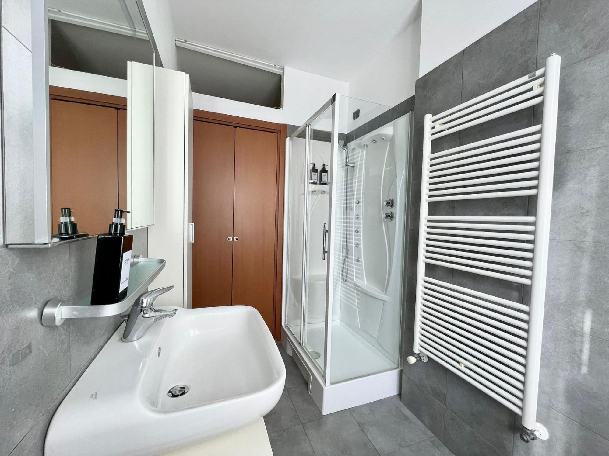 Santa Giulia Terrace - 15 Mins Center Apartment *