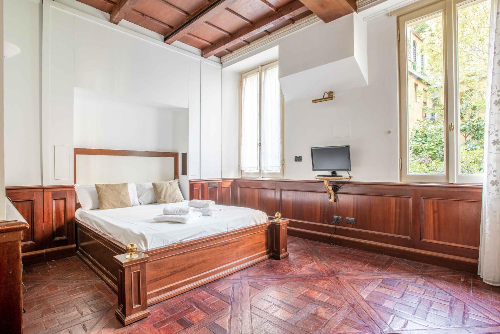 Exclusive 4 Bedrooms Near Duomo