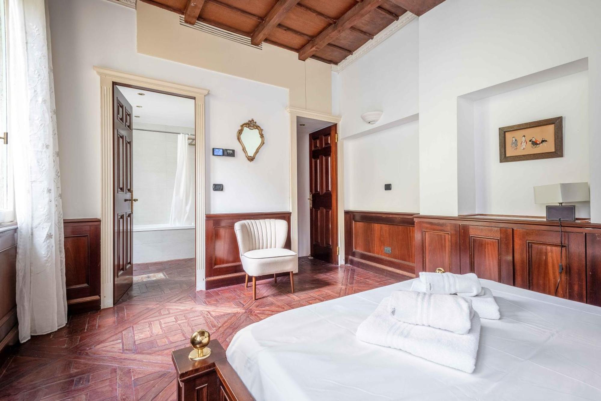 Exclusive 4 Bedrooms Near Duomo Apartment Mailand