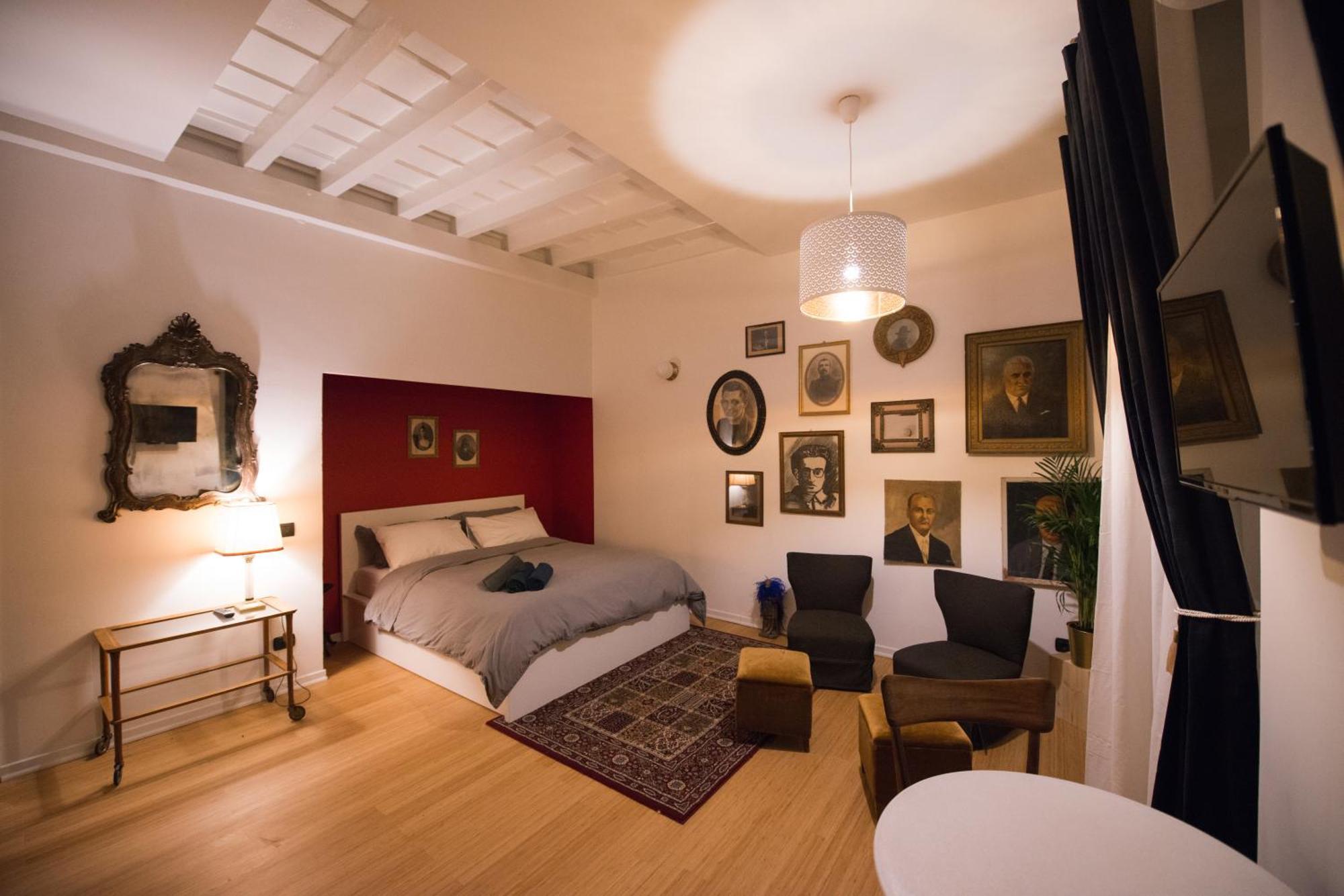 Small Studio 5 Min To The Metro *