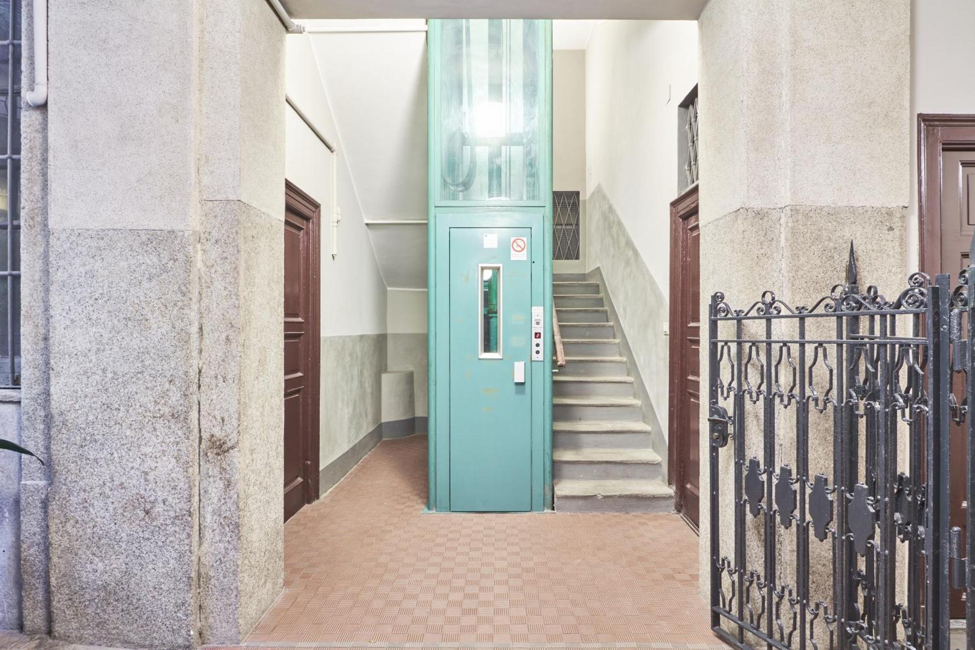 Easylife - Eleganza E Chic In Centro-duomo Apartment