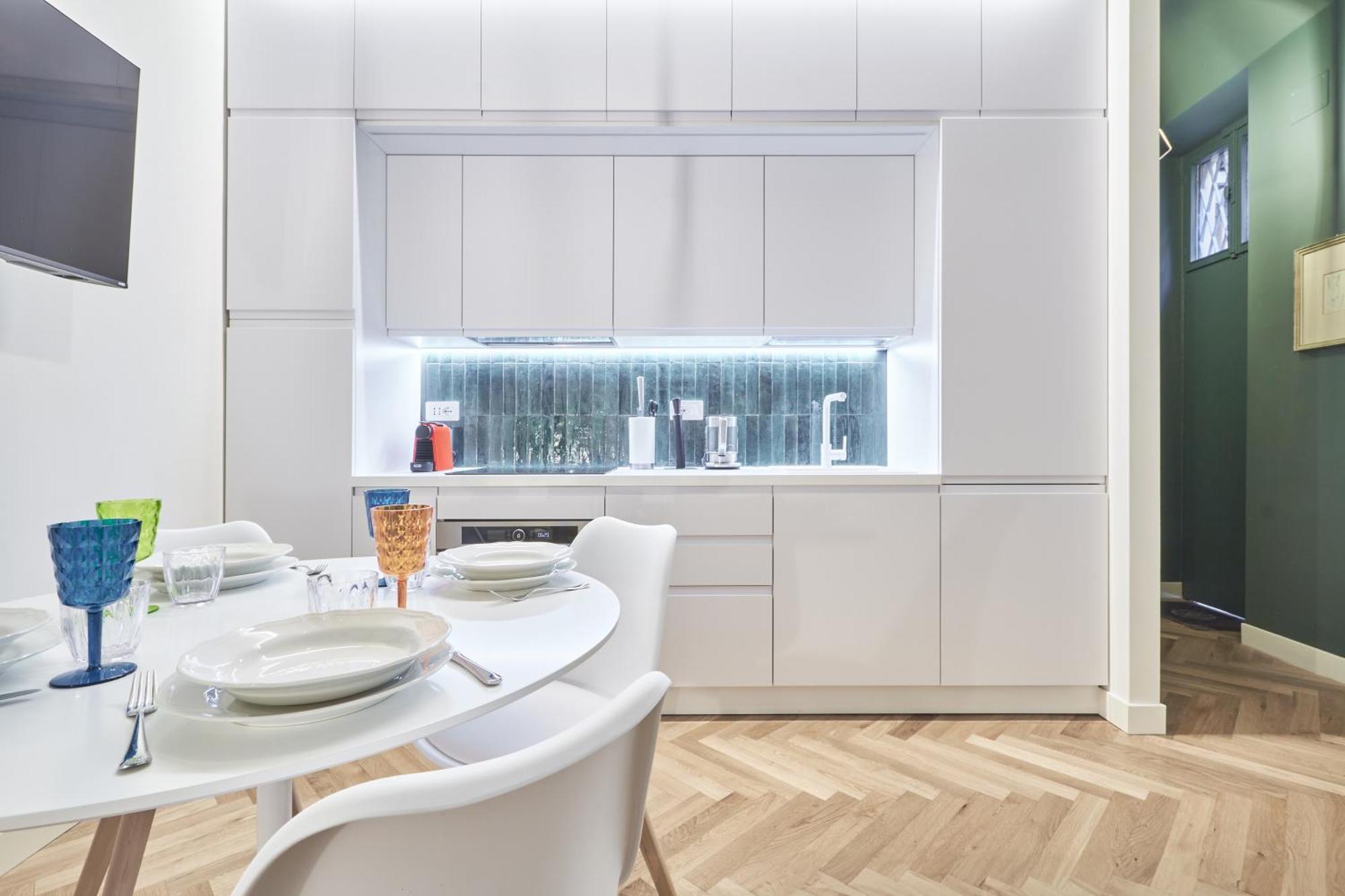 Easylife - Eleganza E Chic In Centro-duomo Apartment