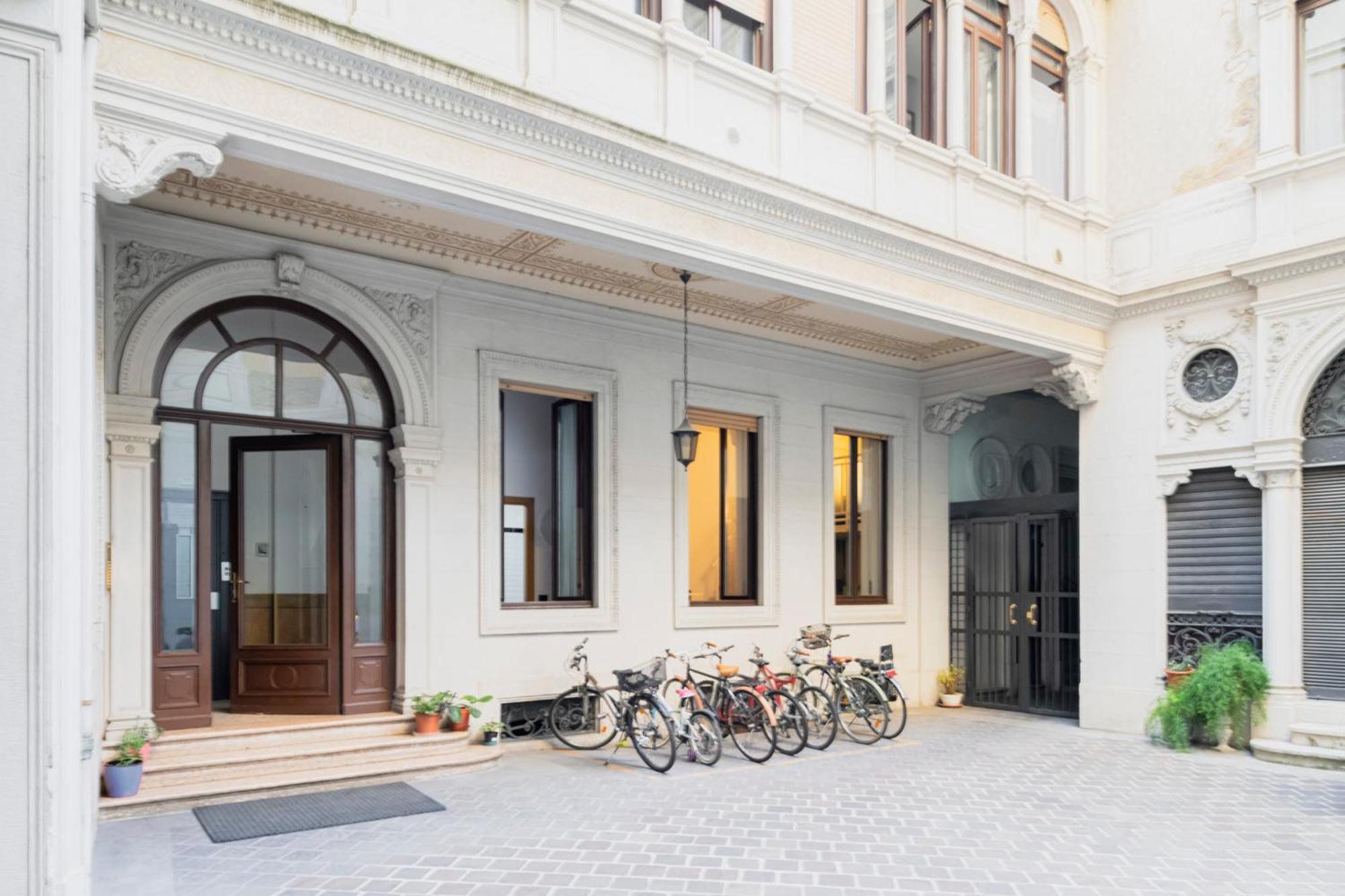 Apartment Easylife - Accogliente Monolocale In Via Torino, Posizione Perfetta Per Scoprire La Citta Mailand