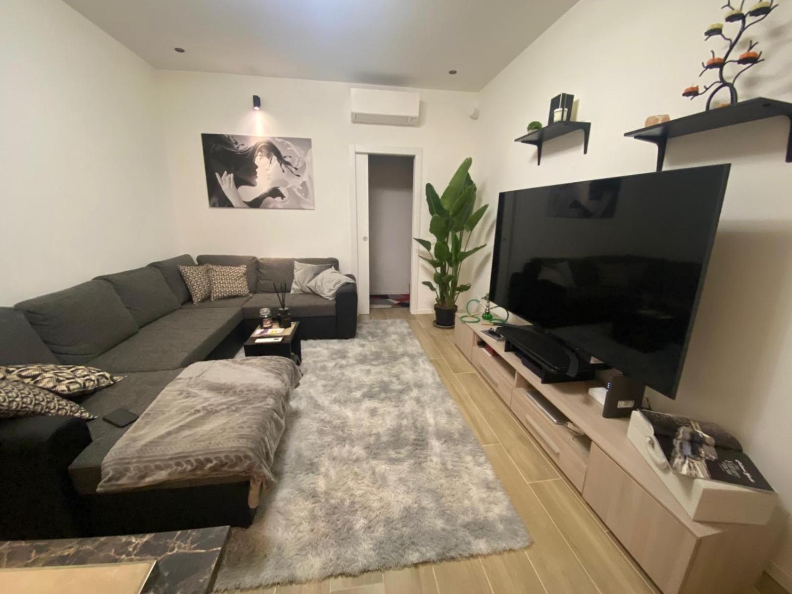 Yea - Your Exclusive Loft Next To Station Apartment *