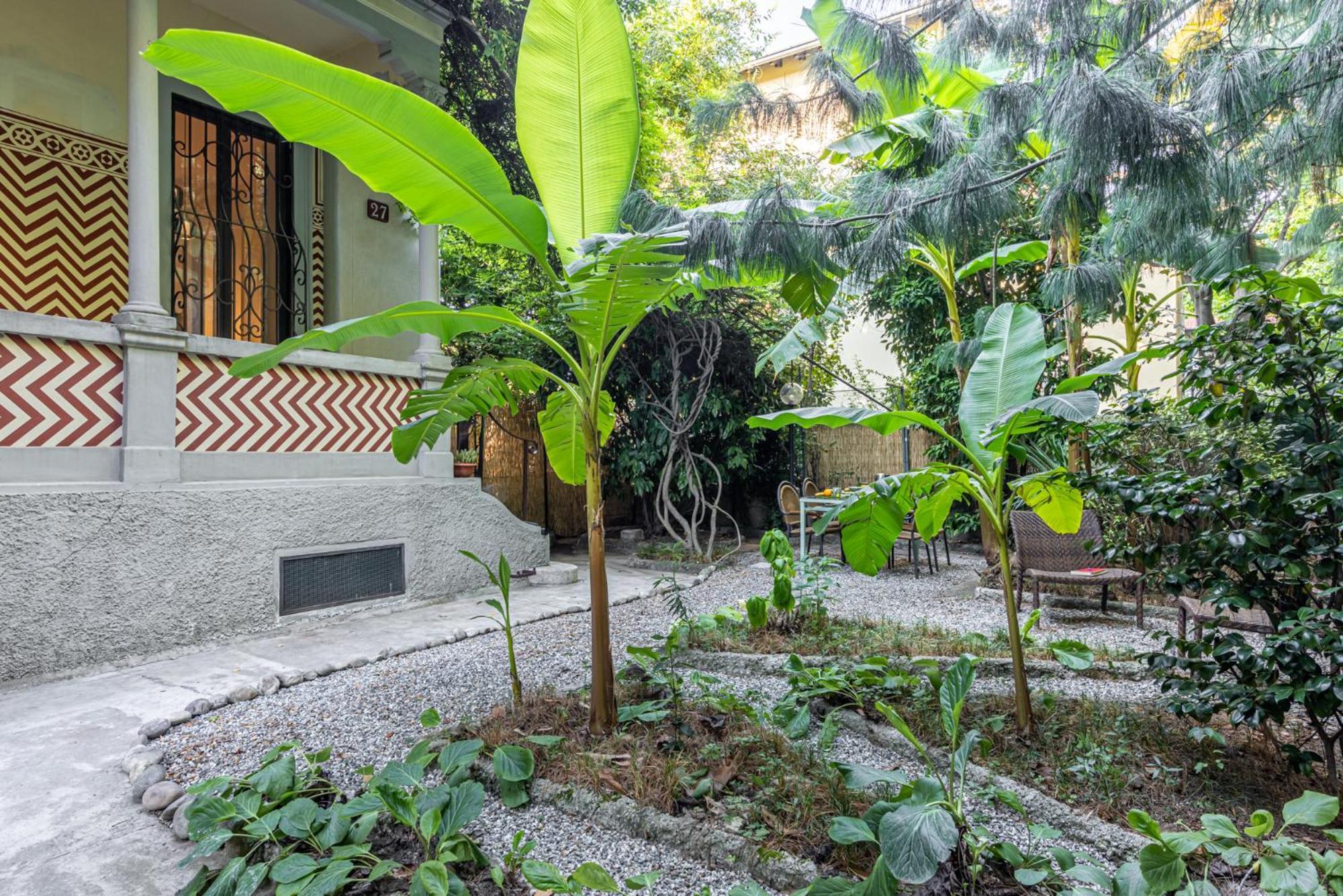 Apartment Bilocale Chic In Tropical A Due Passi Da Stazione