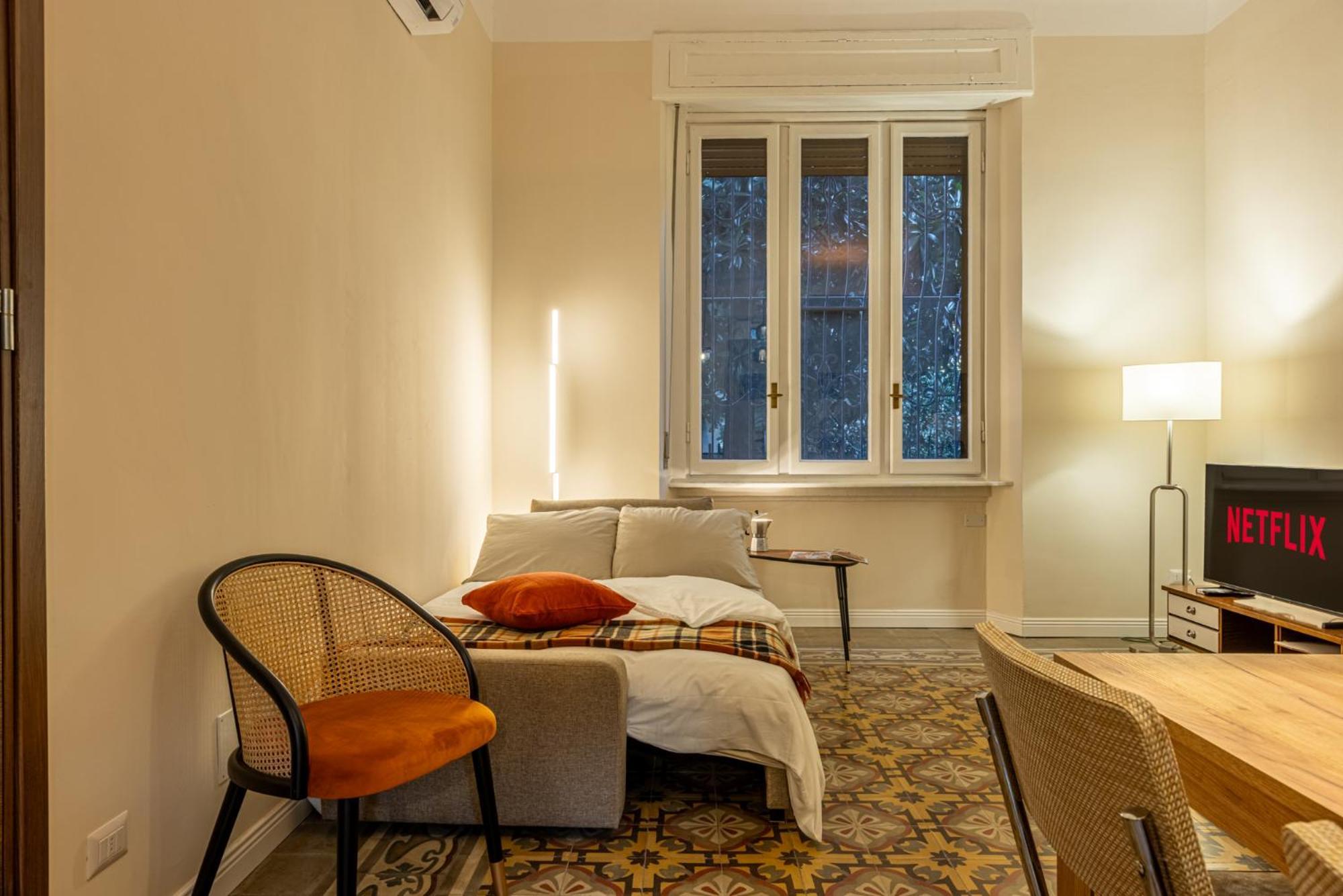 Apartment Bilocale Chic In Tropical A Due Passi Da Stazione
