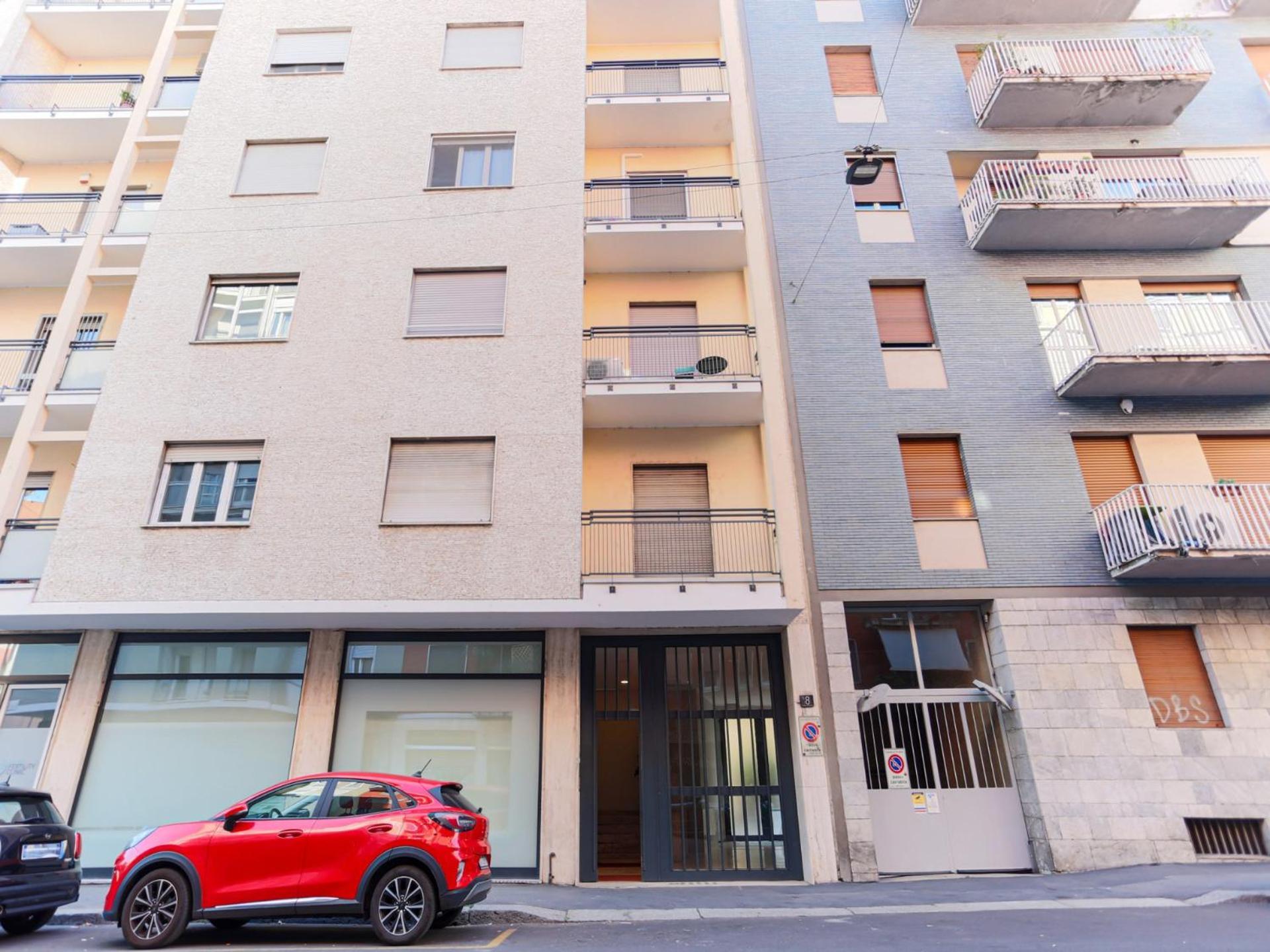 The Rent - Spacious And Renovated Multi-room In The Missori Area * Mailand