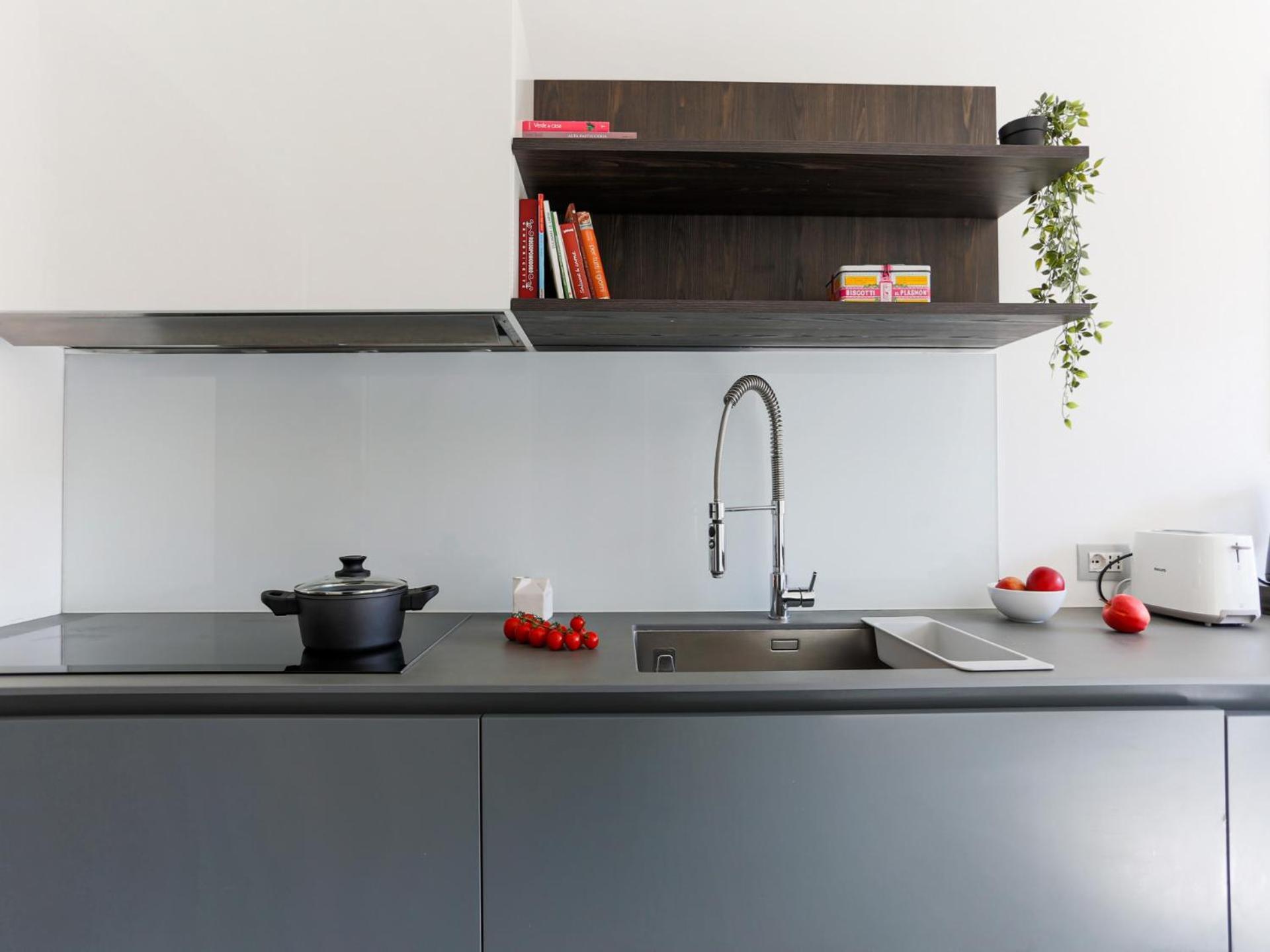 The Rent - Spacious And Renovated Multi-room In The Missori Area *