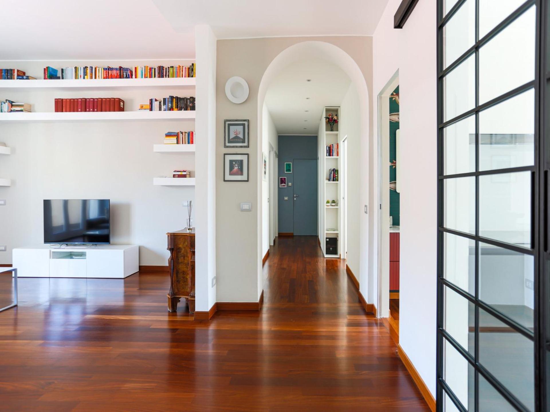 Apartment The Rent - Spacious And Renovated Multi-room In The Missori Area