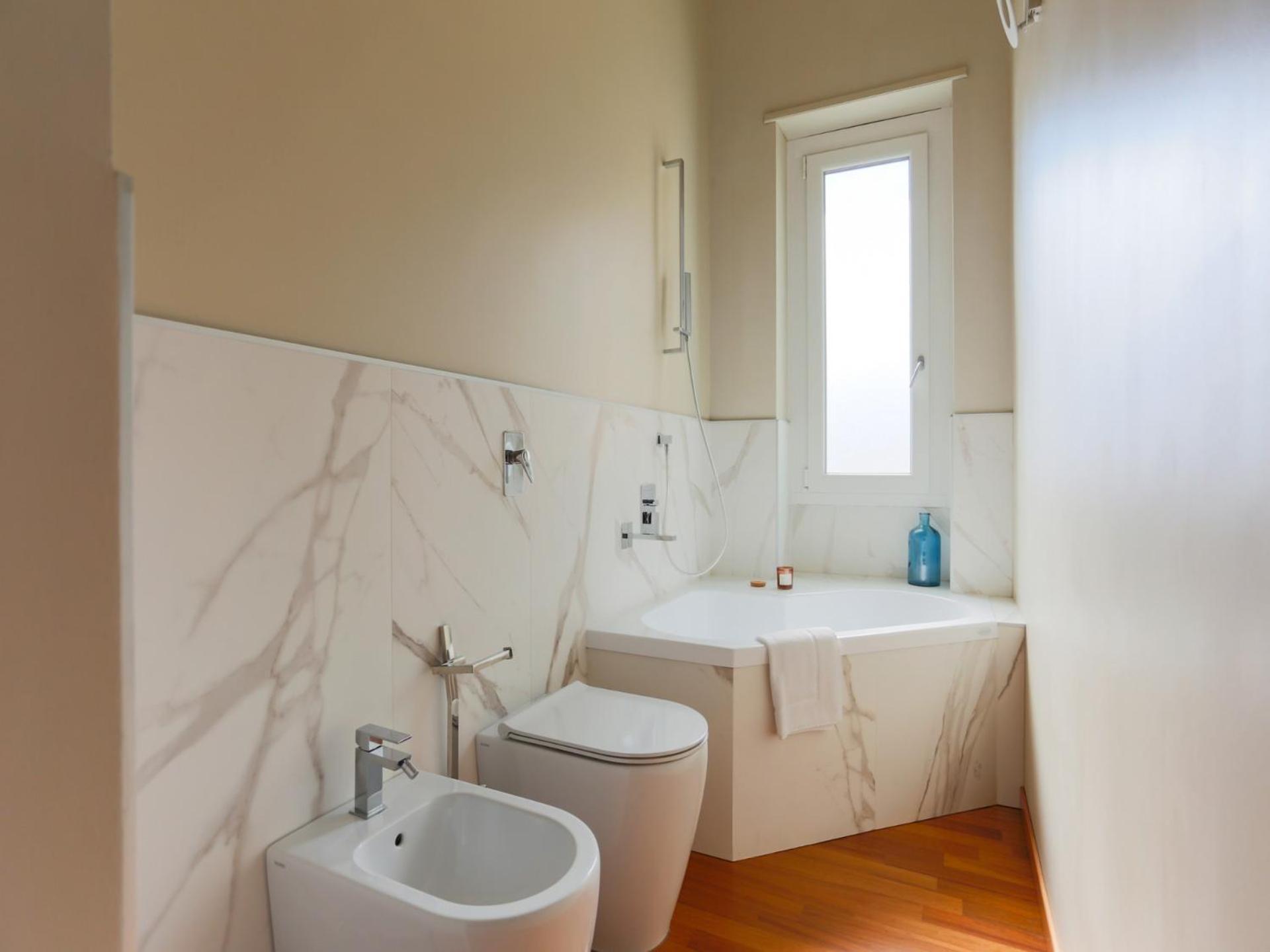 The Rent - Spacious And Renovated Multi-room In The Missori Area