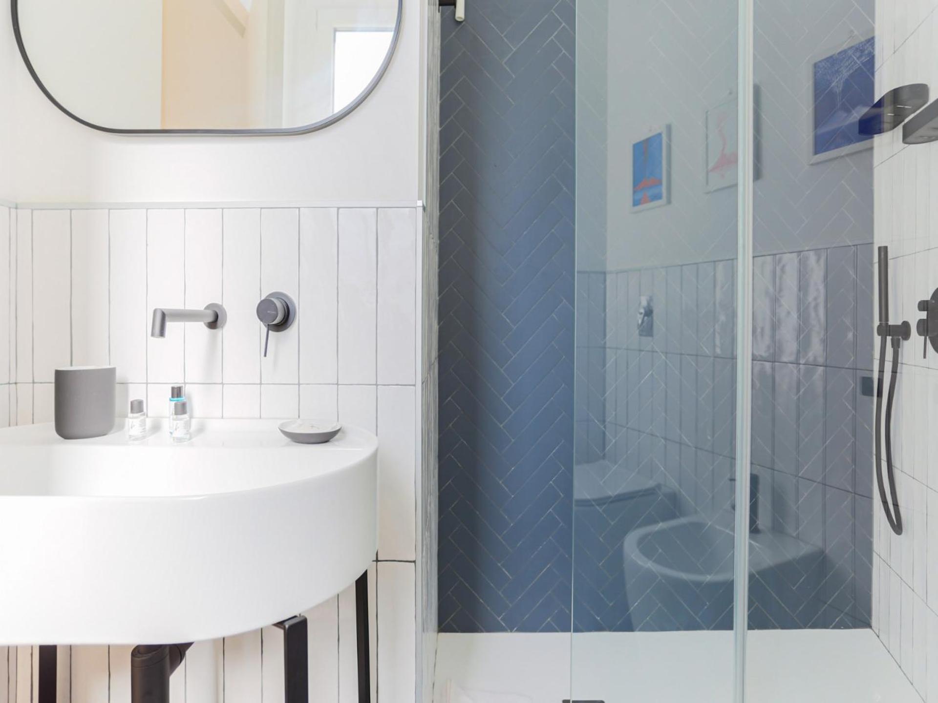 The Rent - Spacious And Renovated Multi-room In The Missori Area Apartment *