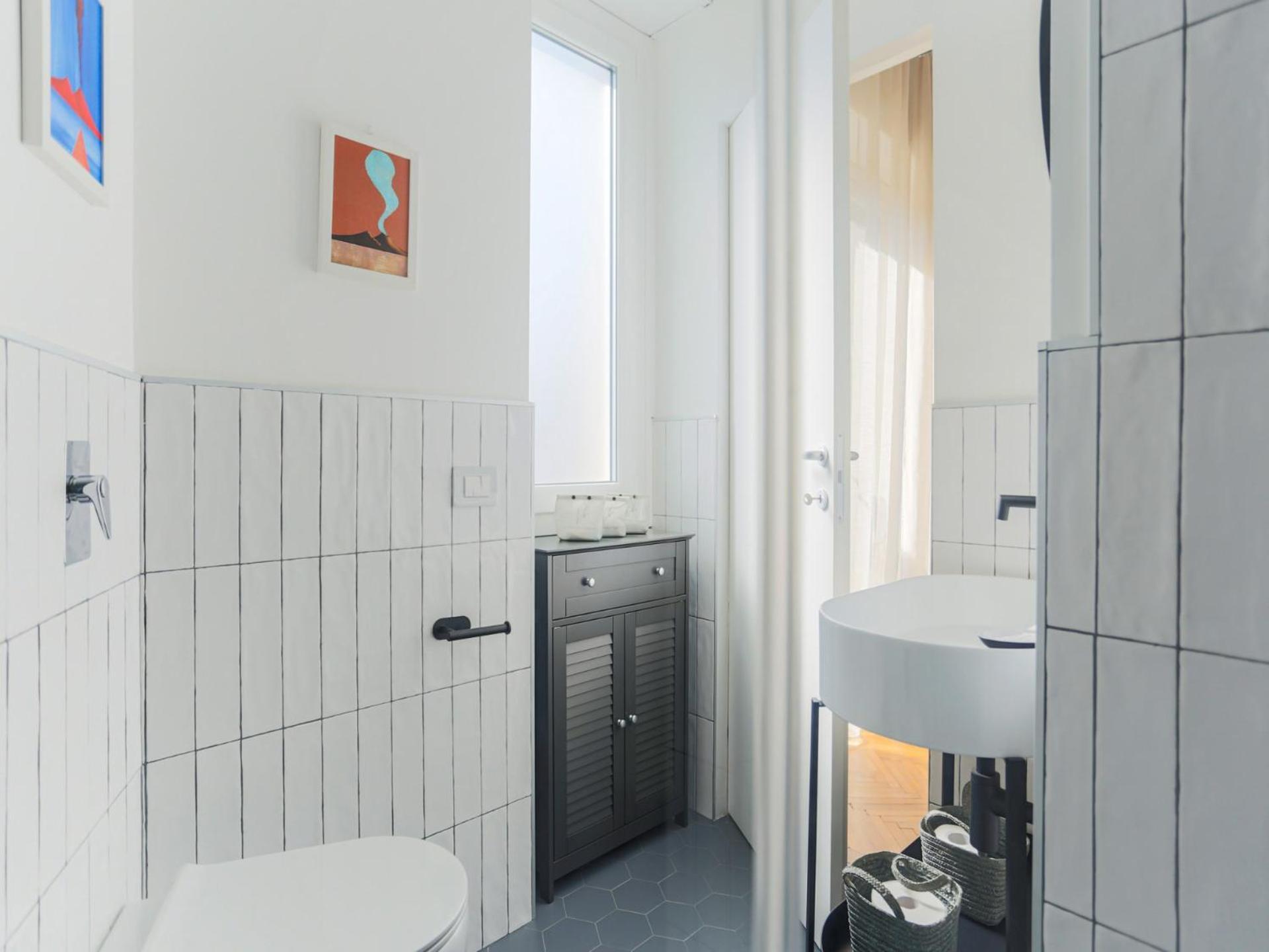 The Rent - Spacious And Renovated Multi-room In The Missori Area *