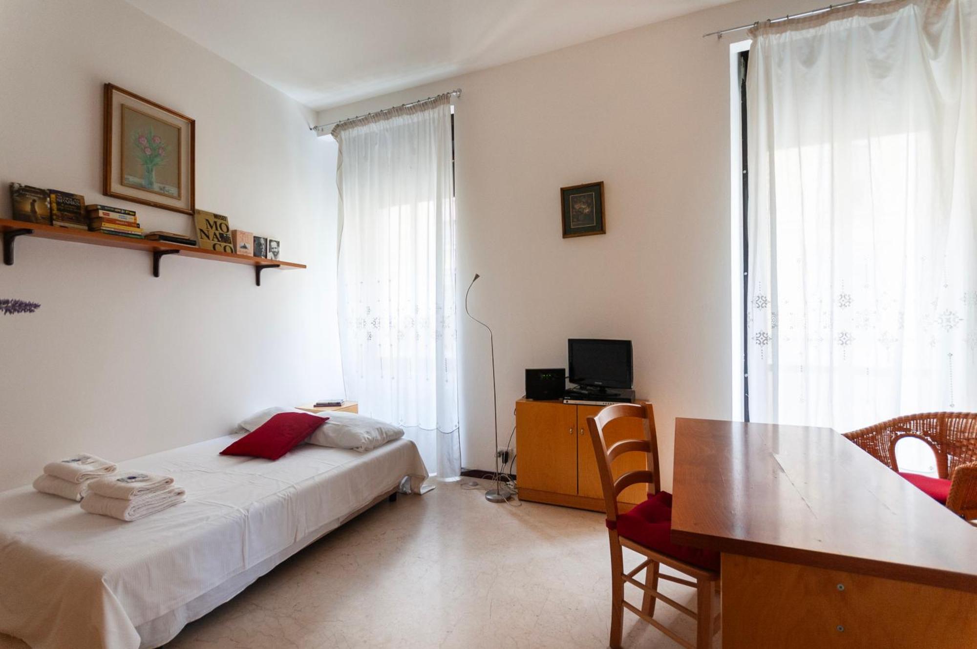Apartment Youhosty - Lecco 11 *