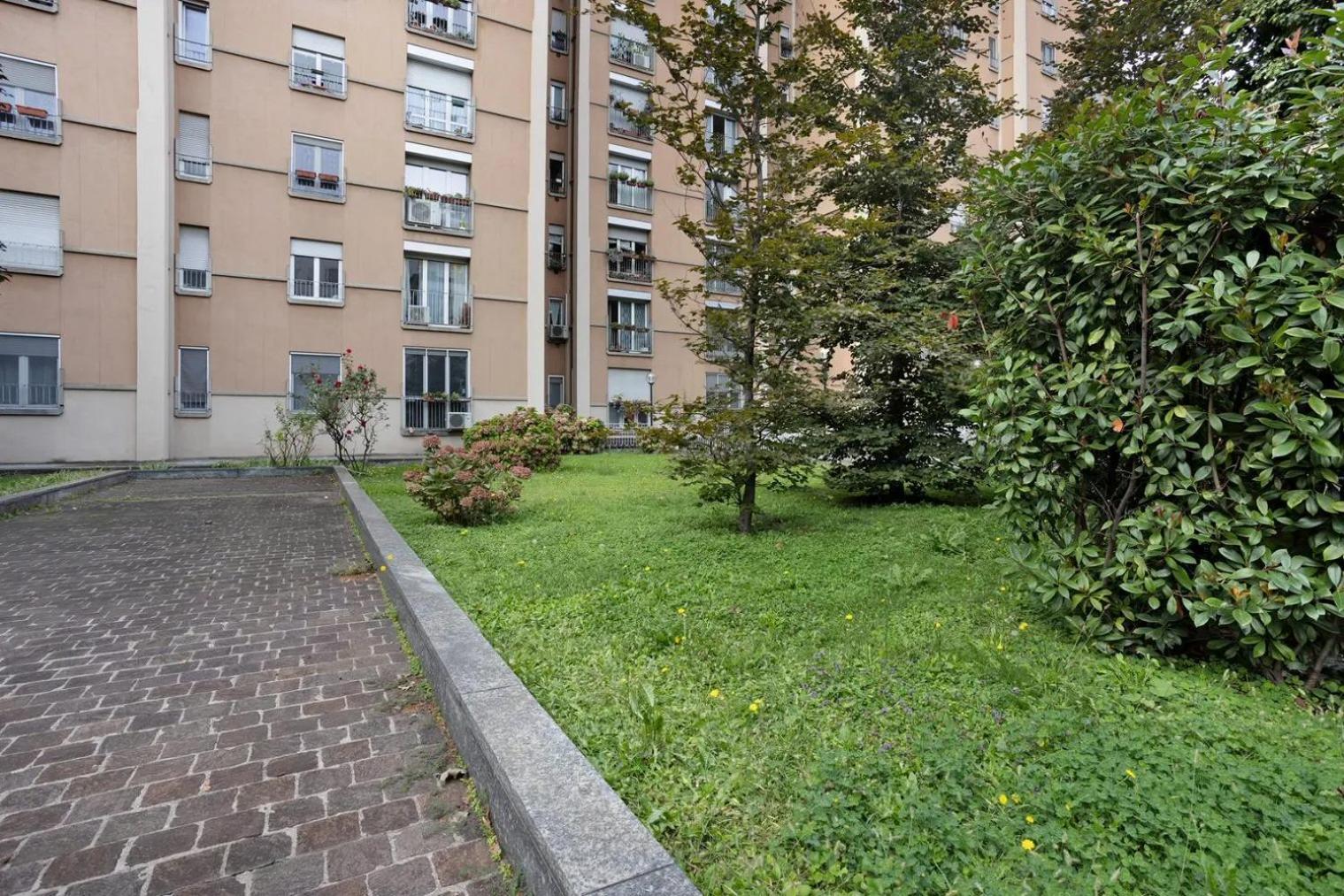 Apartment Cadolini - Secured Parking! - Duomo In 20 Min - Quiteness And Garden Milan