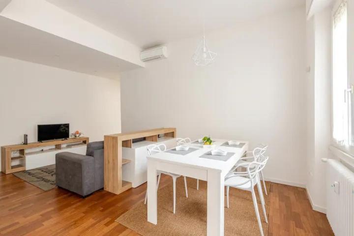 Like At - Close To Metro, Stadio San Siro, Duomo, Con Parcheggio Privato Mailand