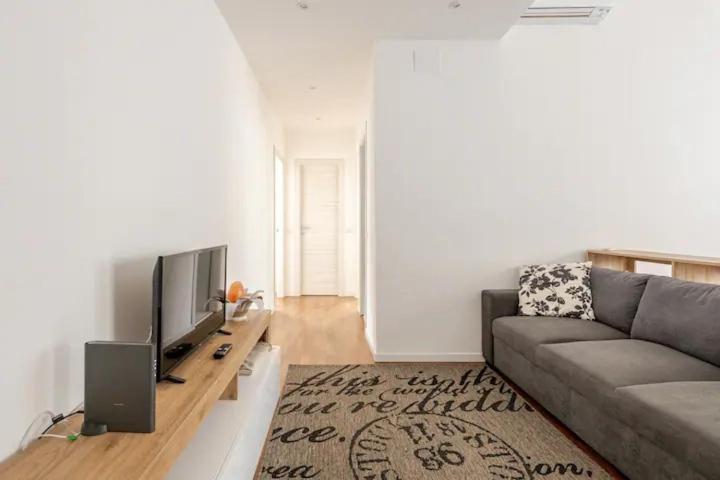Like At - Close To Metro, Stadio San Siro, Duomo, Con Parcheggio Privato Apartment