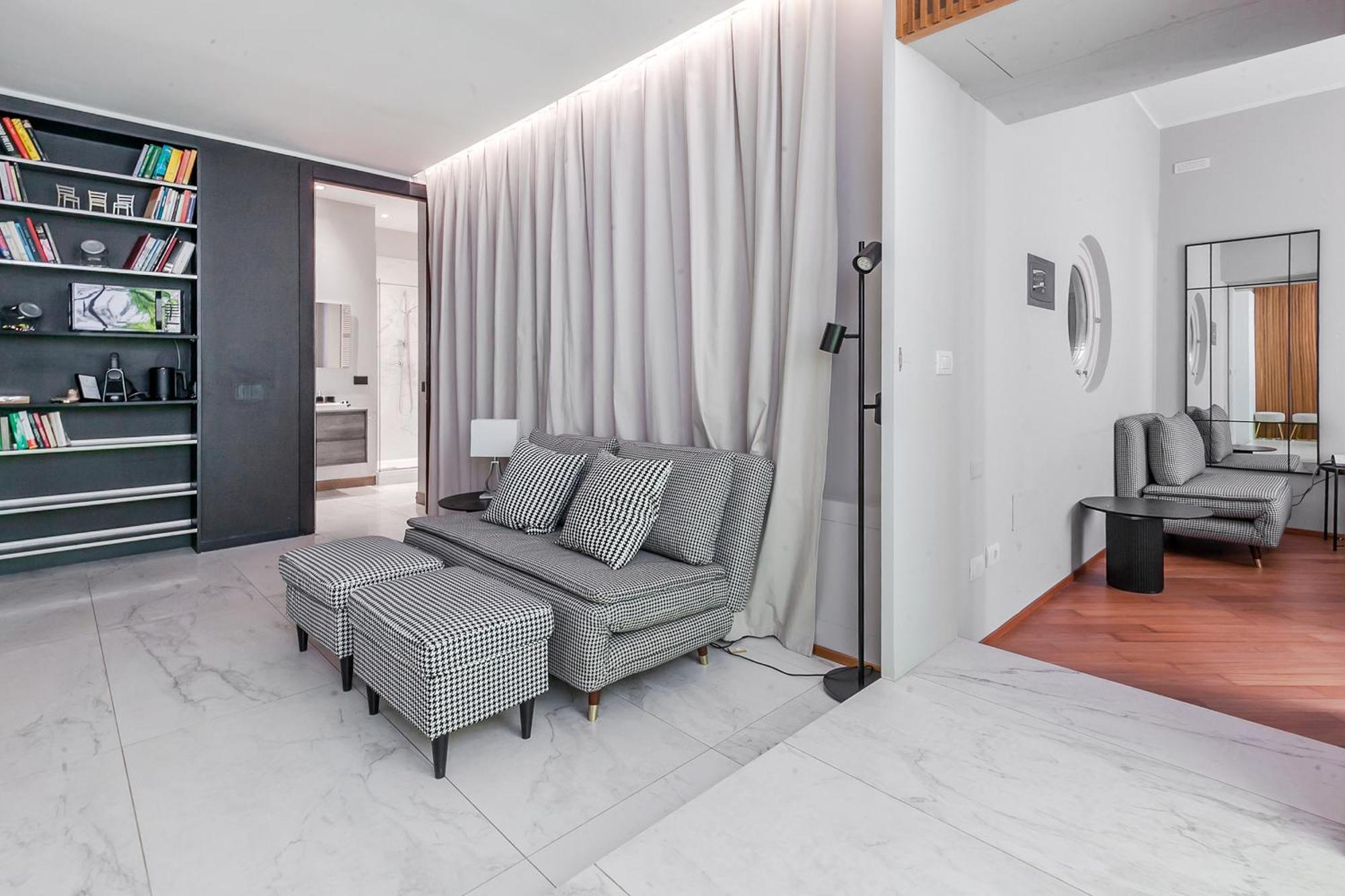 San Babila Prestige - A Few Steps From Duomo Apartment *
