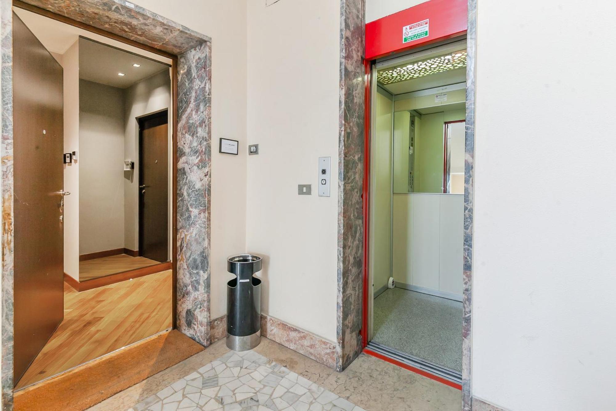 Apartment San Babila Prestige - A Few Steps From Duomo *