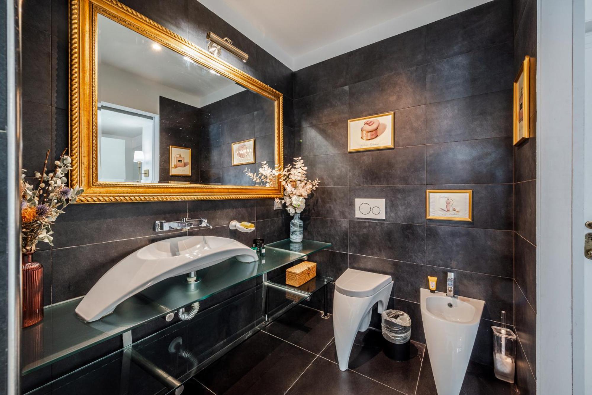 Apartamento The Boutique - Iconic In Galleria Duomo With Private Parking Milão