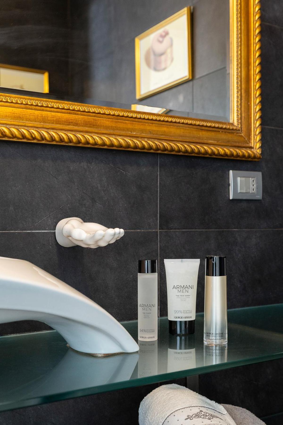 The Boutique - Iconic In Galleria Duomo With Private Parking *
